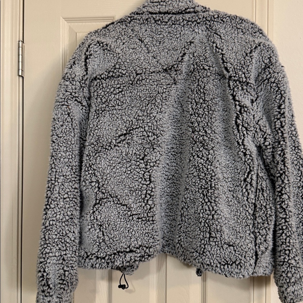 Jacket Thread & supply  Gray Blk white faux shearling med - Picture 2 of 4